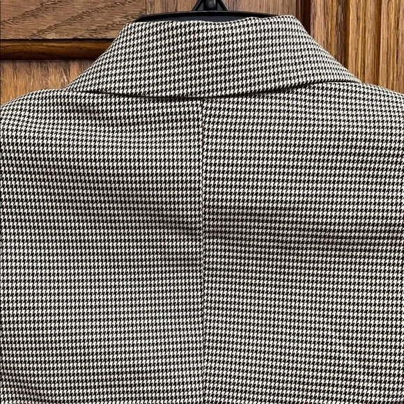 Stradivarius Women's Black, Brown, & Cream Cropped Blazer - Picture 8 of 9